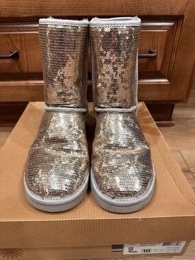 Silver Sparkle Uggs for Women - Size 10